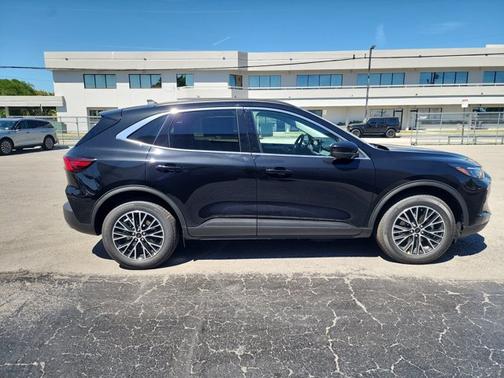 2025 Ford Escape PHEV