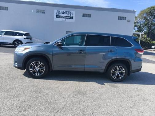 Shoreline Mist 2018 Toyota Highlander LE