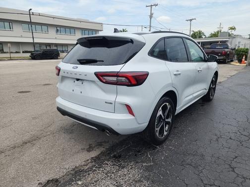 2025 Ford Escape ST-Line Elite