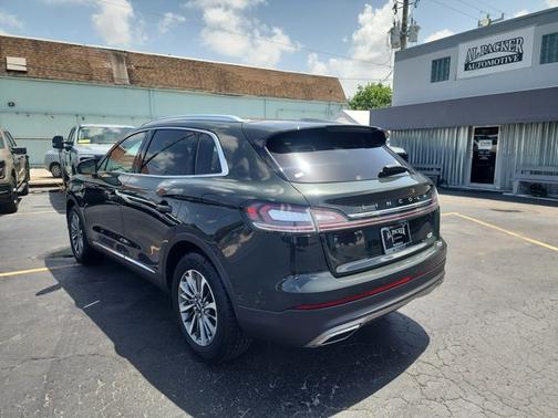 2022 Lincoln Nautilus STANDARD