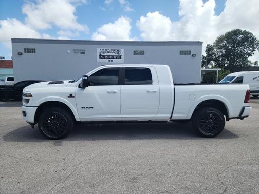 Bright White Clearcoat 2026 RAM 2500 LIMITED