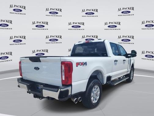 OXFORD WHITE 2024 Ford F-250 XLT