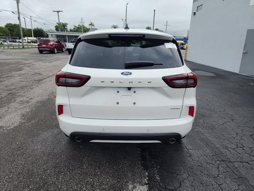 2025 Ford Escape ST-Line Elite