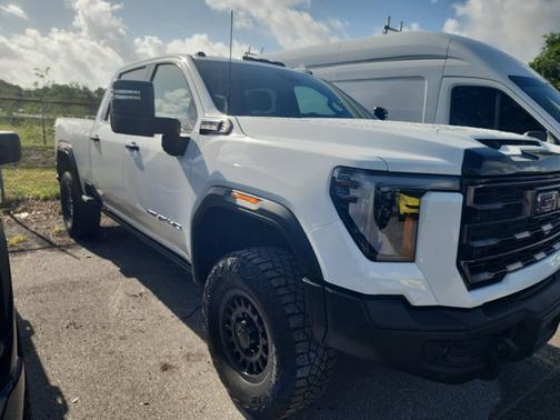 Summit White 2025 GMC Sierra 1500 AT4X
