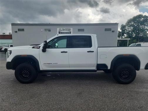 Summit White 2025 GMC Sierra 1500 AT4X