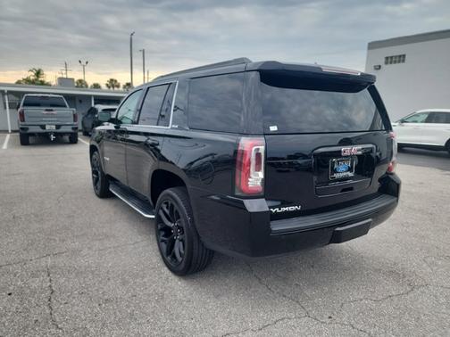 Onyx Black 2018 GMC Yukon SLE