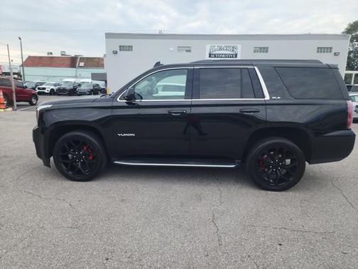Onyx Black 2018 GMC Yukon SLE