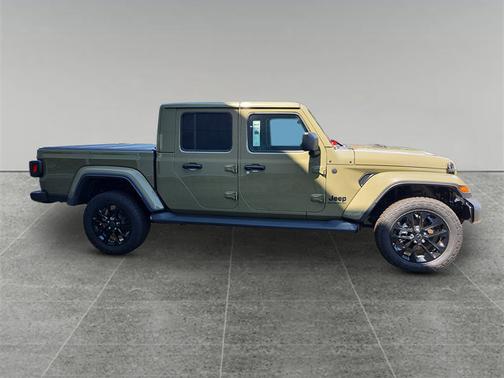 2025 Jeep Gladiator Nighthawk