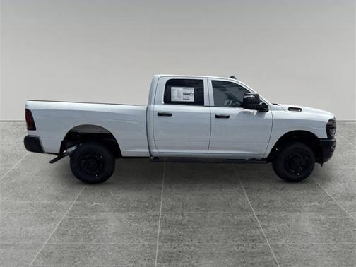 2025 RAM 2500 Tradesman Crew Cab 4x4 6'4' Box