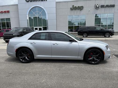2023 Chrysler 300 Touring