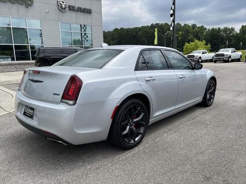2023 Chrysler 300 Touring