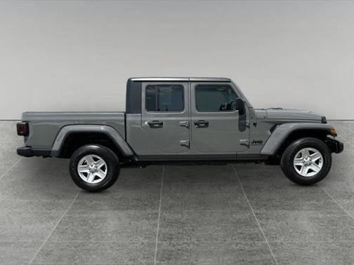 2022 Jeep Gladiator Sport S