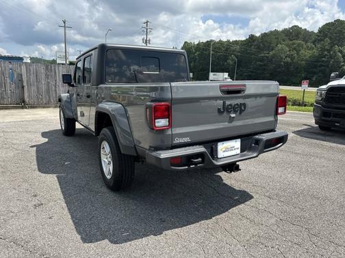 2022 Jeep Gladiator Sport S