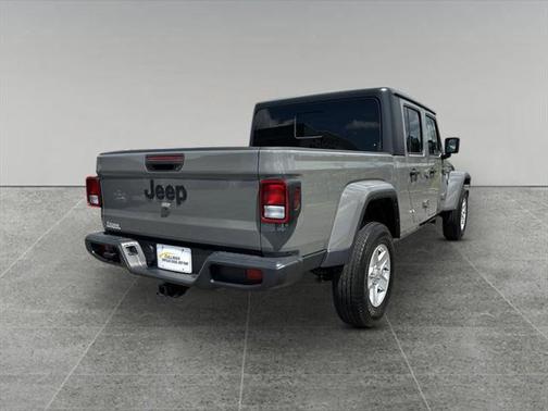 2022 Jeep Gladiator Sport S