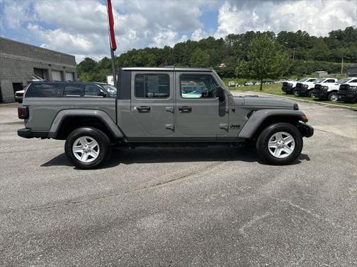 2022 Jeep Gladiator Sport S