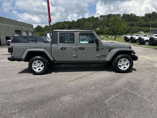 2022 Jeep Gladiator Sport S
