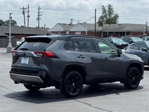 2022 Toyota RAV4 Hybrid SE