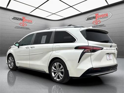 2021 Toyota Sienna Platinum 7 Passenger
