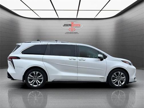 2021 Toyota Sienna Platinum 7 Passenger