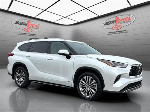 2023 Toyota Highlander Hybrid Platinum