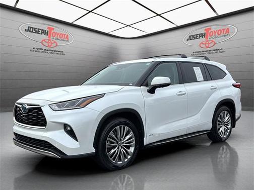 2023 Toyota Highlander Hybrid Platinum