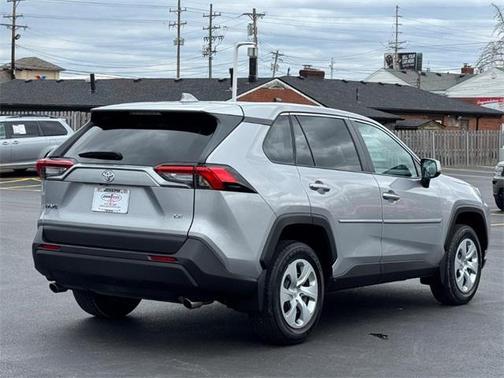 2022 Toyota RAV4 LE