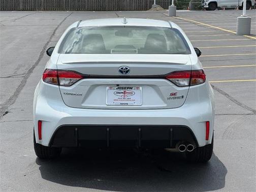 2024 Toyota Corolla Hybrid SE