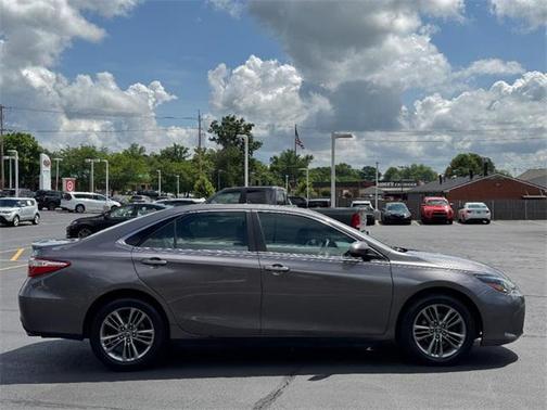 2016 Toyota Camry SE