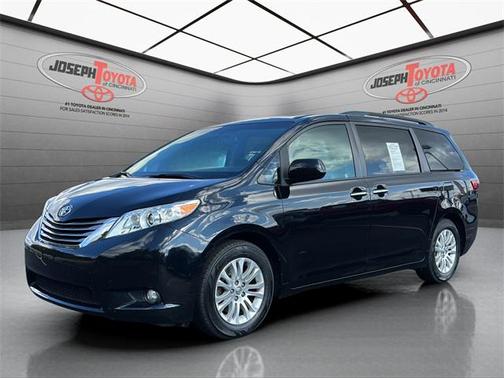 2017 Toyota Sienna XLE