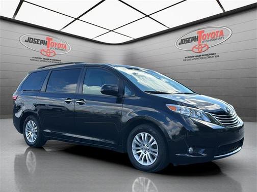 2017 Toyota Sienna XLE