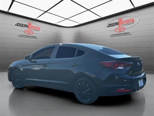 2019 Hyundai ELANTRA SE