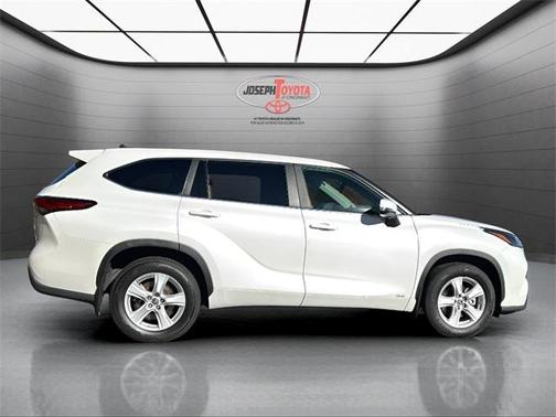 2023 Toyota Highlander Hybrid LE