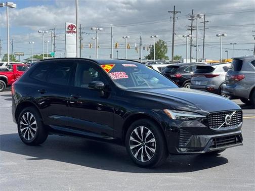2023 Volvo XC60 B5 Plus Dark Theme