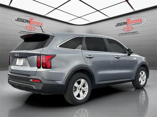 2023 Kia Sorento LX