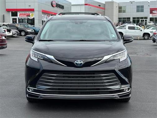 2022 Toyota Sienna Limited 7-Passenger
