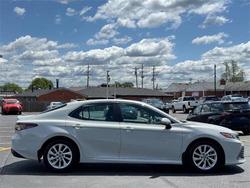 2022 Toyota Camry LE