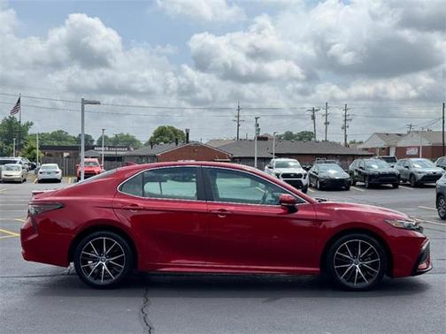 2022 Toyota Camry SE
