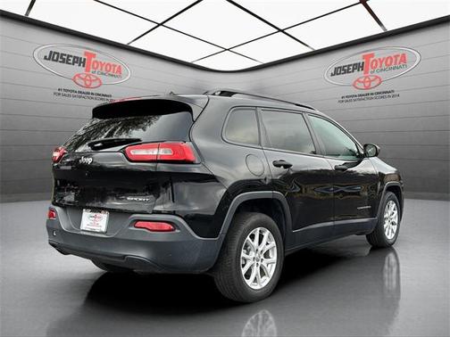 2017 Jeep Cherokee Sport
