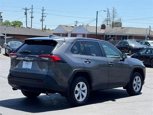 2022 Toyota RAV4 LE