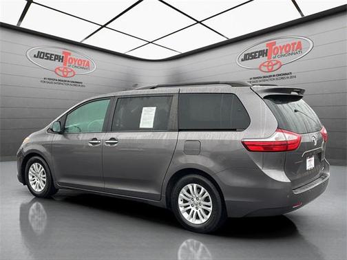 2017 Toyota Sienna XLE Premium