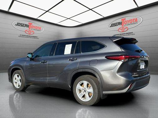 Magnetic Gray Metallic 2021 Toyota Highlander L