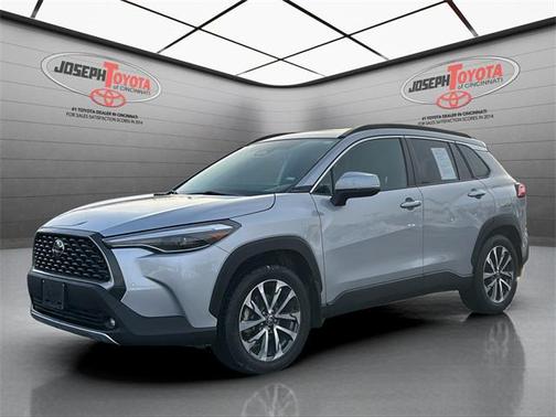 2024 Toyota Corolla Cross XLE