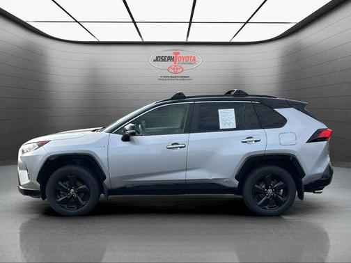 2020 Toyota RAV4 Hybrid SE