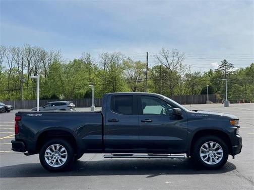 2022 Chevrolet Silverado 1500 Custom