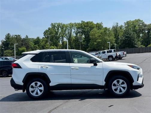 2022 Toyota RAV4 LE