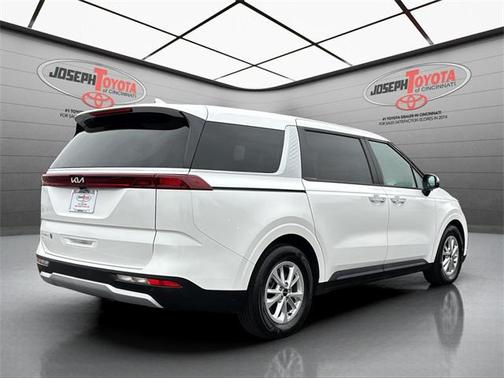 2024 Kia Carnival LX