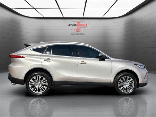 2024 Toyota Venza XLE