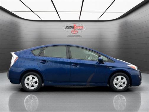 2010 Toyota Prius III