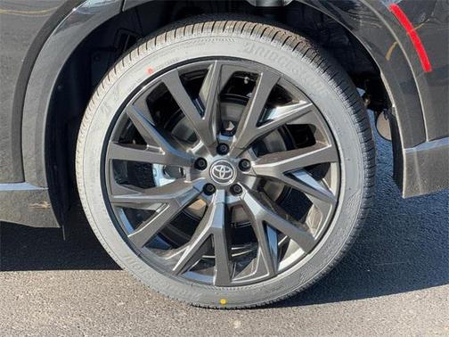 2025 Toyota Crown Signia Limited