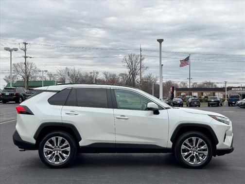 2022 Toyota RAV4 XLE Premium